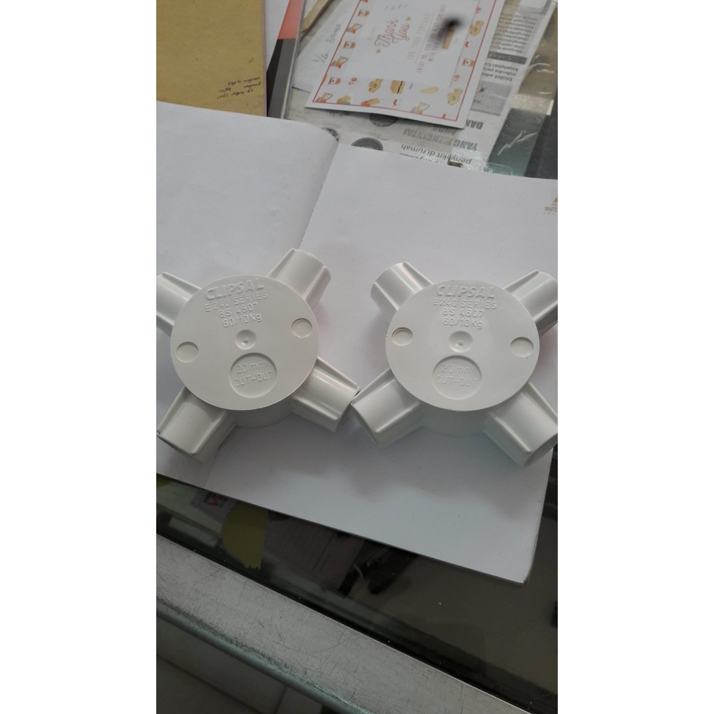 

Jual cross dus clipsal tee dus 4 lubang Berkualitas