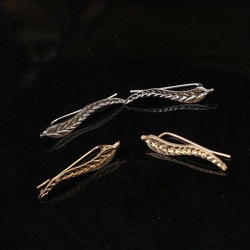 Anting Tusuk Bentuk Daun Warna Emas / silver Gaya Jepang Untuk Wanita