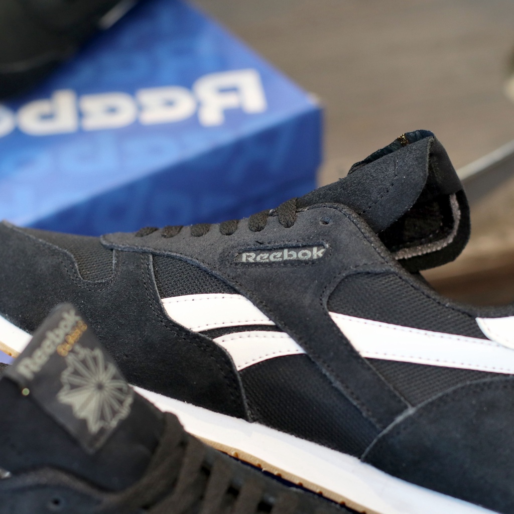 SEPATU OLAHRAGA PRIA ABU NAVY CLASIC