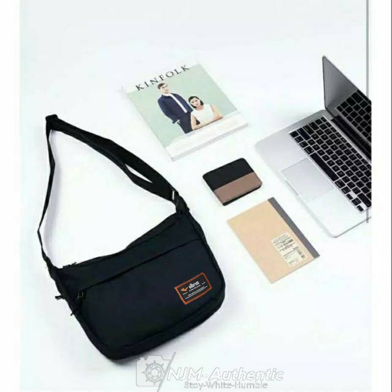 Tas Selempang Pria Premium Perahu Distro Pria-Tas Selempang Sekolah Kuliah Kerja Pria Wanita Distro-TasSelempangWadahLaptop 14.inchi