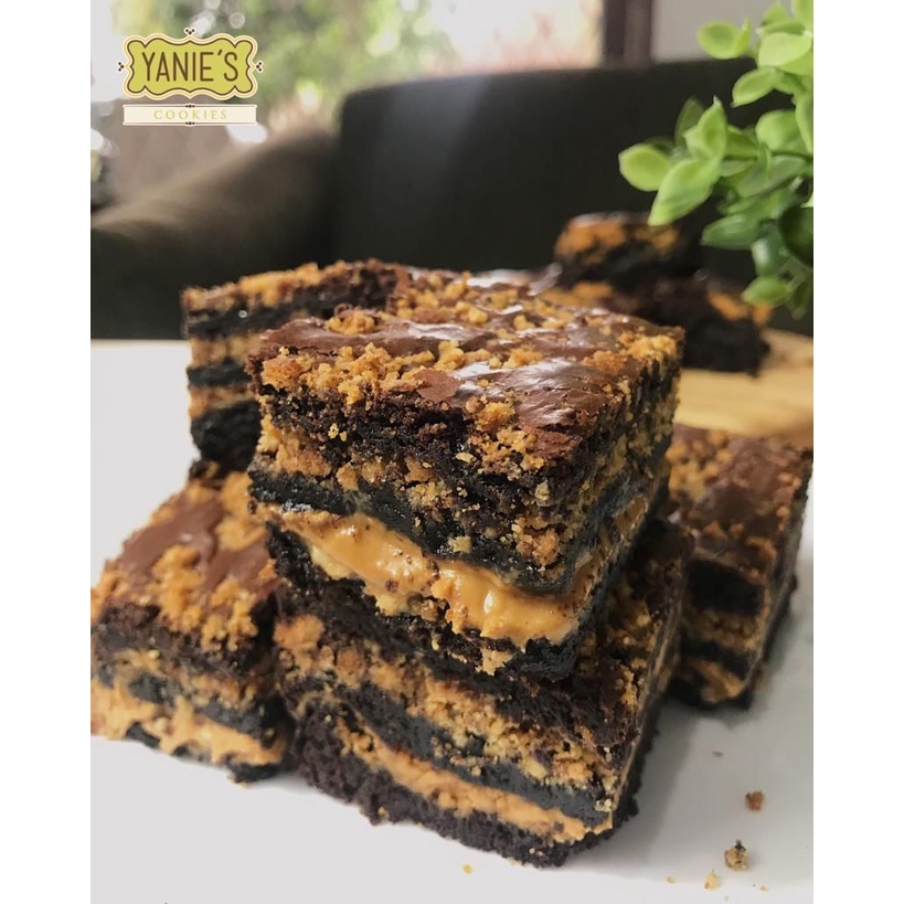

Brownies 5 Layers (Peanut butter and lotus)