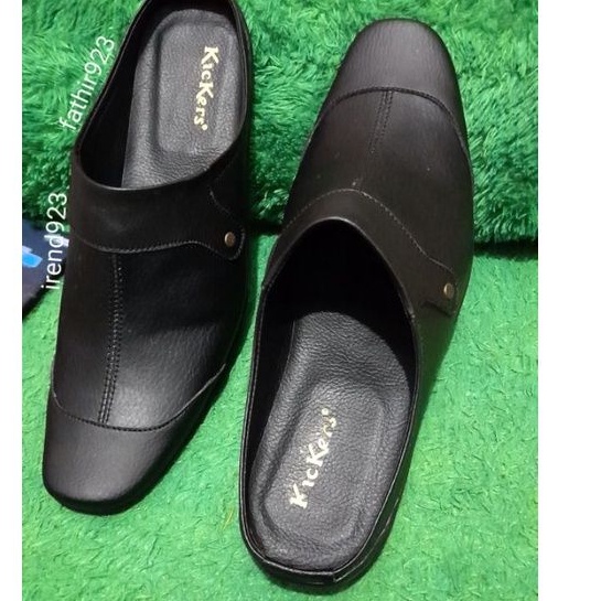 SEPATU SENDAL  SLOP HABIB BAHAR WARNA PUTIH DAN HITAM .