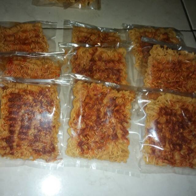 

Mie keriting pedas asin