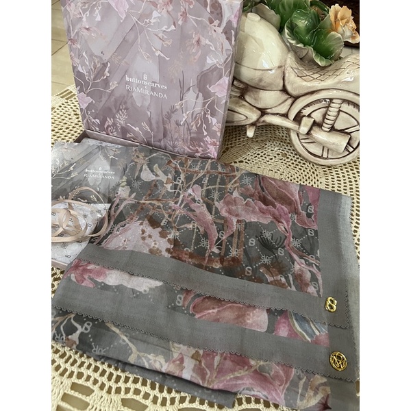 Buttonscarves Xanadu Lava - preloved