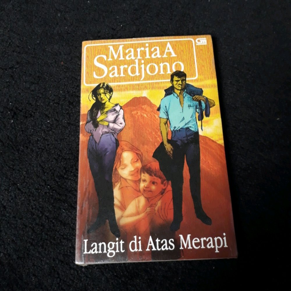 langit di atas merapi Buku Best Seller