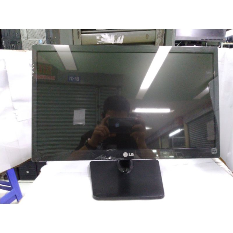 MONITOR  LED LG 20M37A  SUPER MURAH 20 INCH