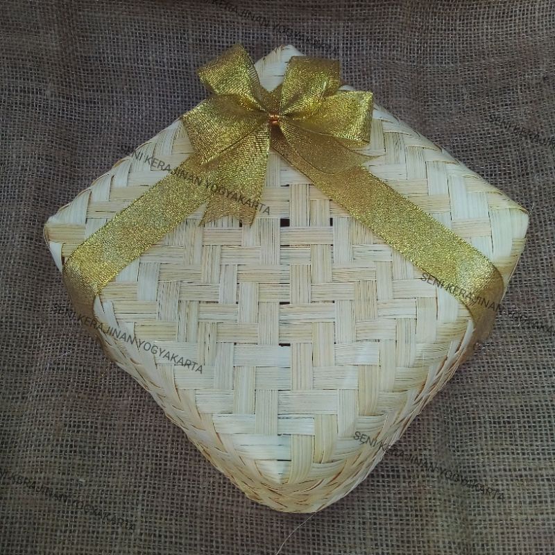 

(B015) Besek Bambu Natural 25cm Pita|Makanan|Ketring|Tumbu|Gift||Hantaran|Hampers|Sembako|Parcel