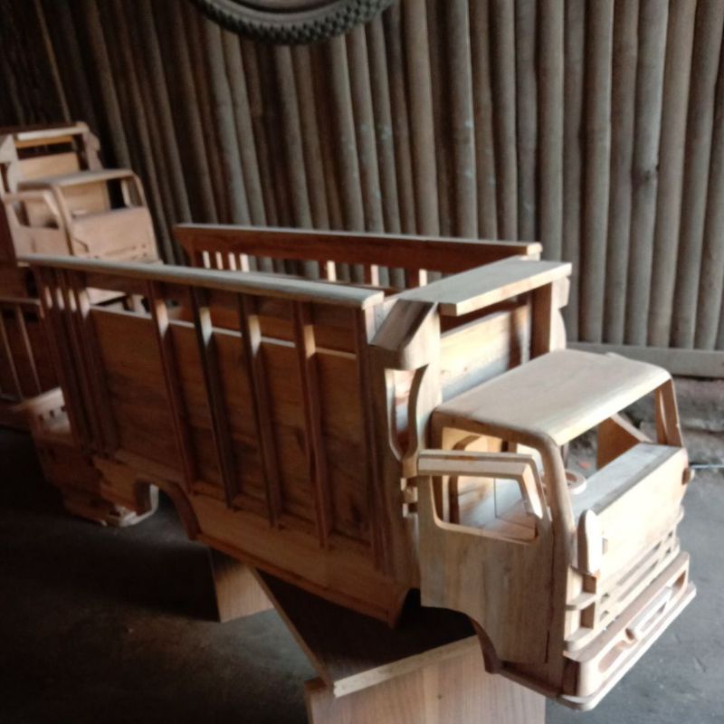 miniatur truk oleng full kayu