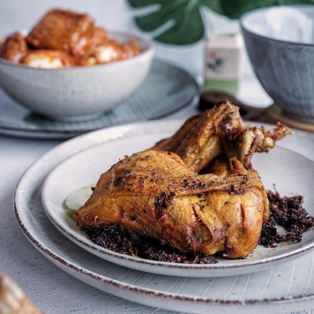 

Ayam Goreng kuning(Rempah) isi 5pcs by Rendang.id