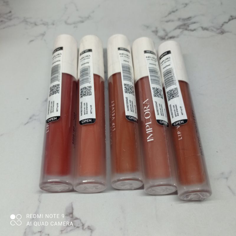 IMPLORA LIP VELVET HALUS DAN RINGAN DI BIBIR 6 WARNA