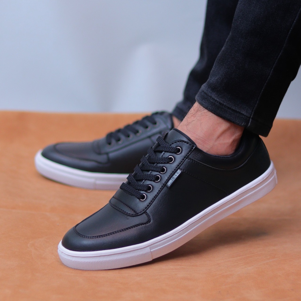 Sepatu Kasual Pria Sneakers Mens Semi Formal Hitam Polos Kulit Pu Original Sepatu Casual Kerja kantor Kuliah