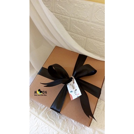 

BOX HAMPERS