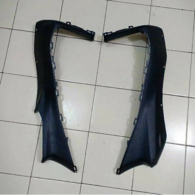 Cover dek bawah bagian samping Aerox 155 original kanan atau kiri