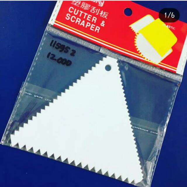 Scraper Kue Segitiga Gerigi