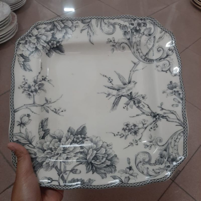 ADELAIDE DINNER PLATE PIRING KERAMIK KOTAK SANGO MOTIF JADUL VINTAGE KOLEKSI HIAS PAJANGAN