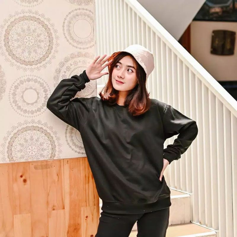 Basic Sweater Polos Wanita Pria Keren