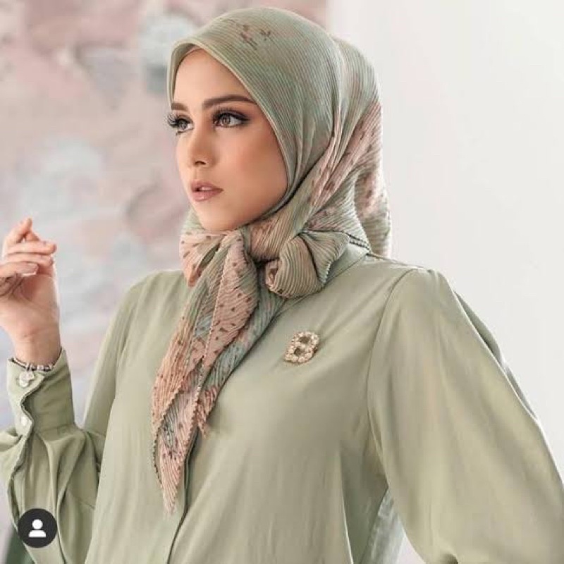 Buttonscarves Opuntia Series Pleated Scarf