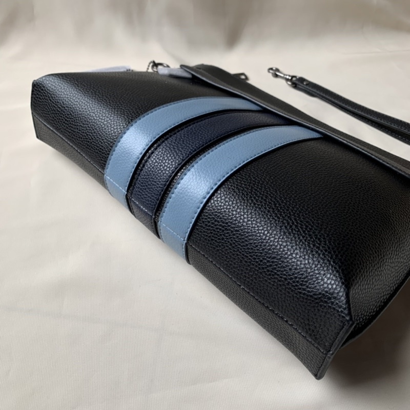 COACH CLUTCH IN SIGNATURE (F31514) Black Stripe Navy