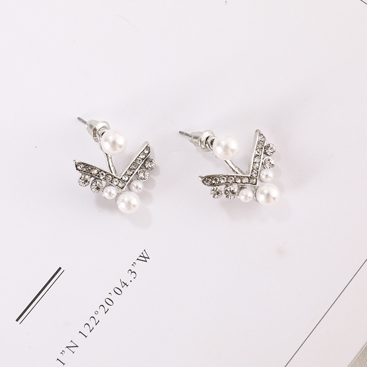 Song Hye Gyo memakai mutiara stud anting-anting untuk wanita elegan dan personalized anting-anting K