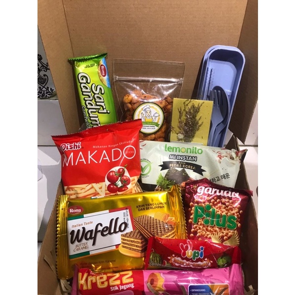 

snack box | gift box | birthday gift | graduation gift