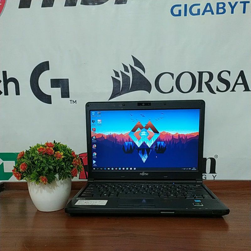 laptop fujitsu core i7 ram4gb hdd500gb dual vga NVIDIA