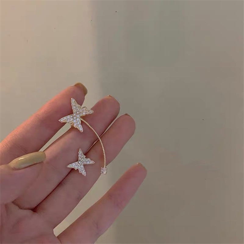 Anting Kupu-Kupu Berlian Berkilau one-piece Asimetris Aksesoris Telinga Korea Wanita