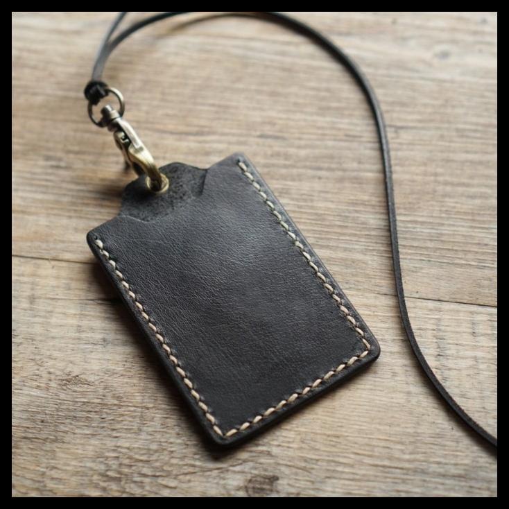 

TERLARIS ID CARD / NAME TAG HOLDER / DOMPET ID CARD KULIT - HITAM TERLARIS