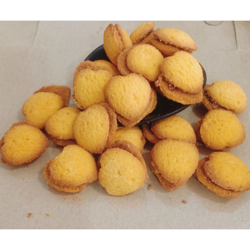 

KUE NASTAR LOVE 250GR