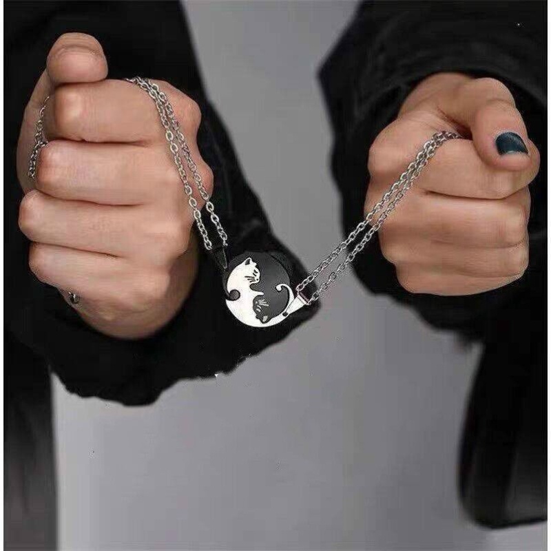 1 Set Kalung Liontin Kucing Hitam Putih Bahan Stainless Steel Untuk Pasangan