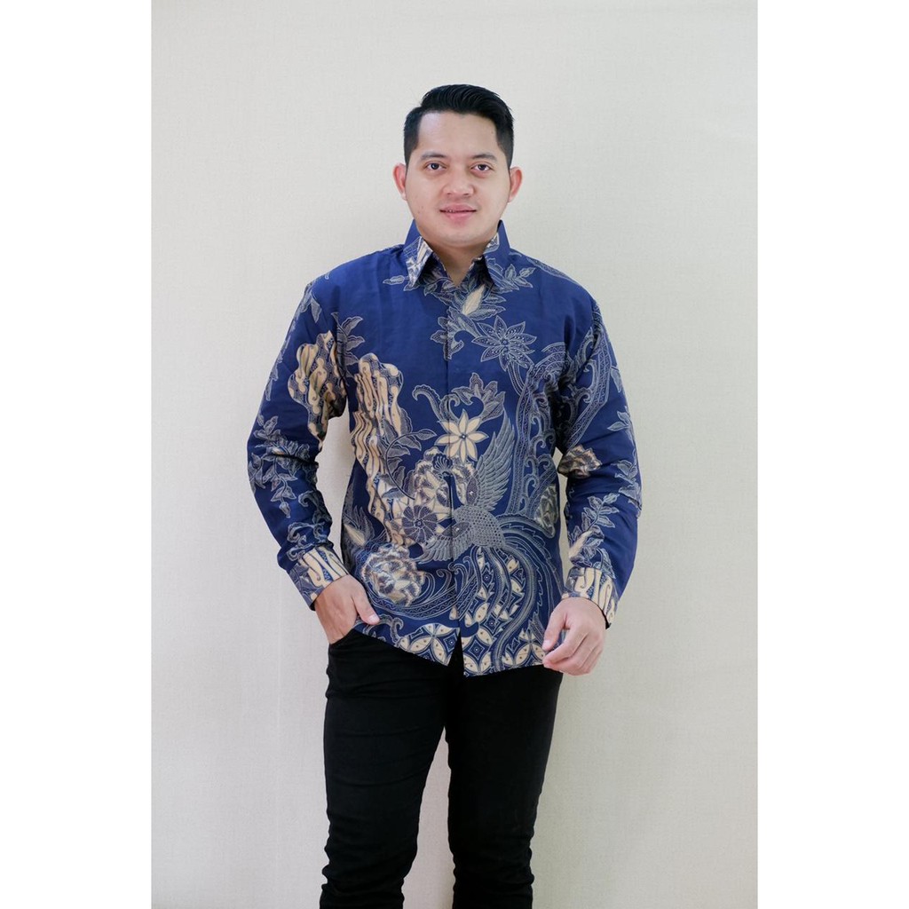 GITARJA KEMEJA BAJU BATIK PRIA SOLO LENGAN PANJANG FULL FURING KATUN HALUS JAYANEGARA SETYO PRABU ANDHARA WULU WAYANG KEMBANG PARI INDRADEWA PARANG SATRIO RAJASWA LIRIS MOCCA PEKSI WIGUNO MAHKOTA PENDEK BATIK SOLO AMANAH SM KLA UKAIL FLORIST RAJASAKTI