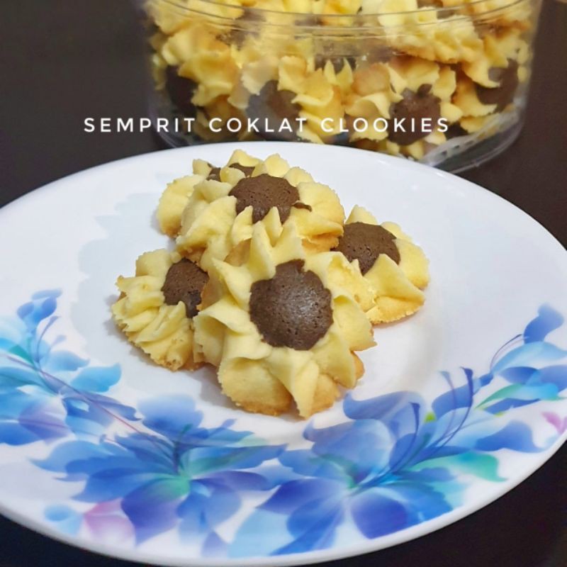 

kue kering semprit cokelat