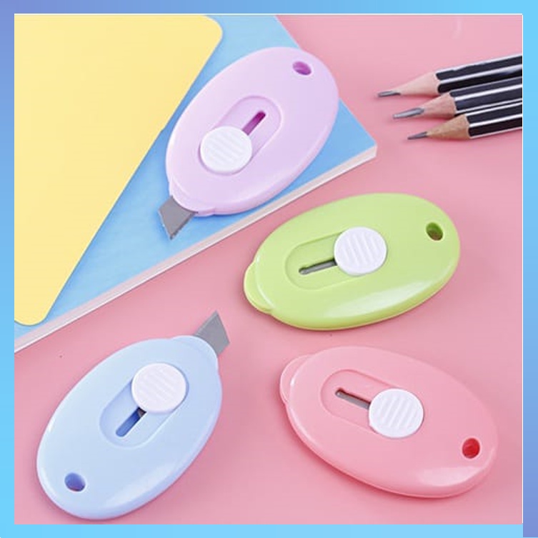 

Cutter Mini Portable Bentuk Oval Mini Cutter Polos Travel Kit Pemotong Kertas Paper Cutter Lucu