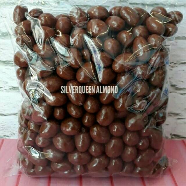 

( 1kg ) COKLAT SILVERQUEEN BITES ALMOND Cokelat silver queen isi kacang almond