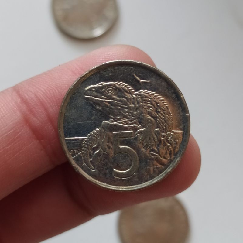 A647 Koin New Zealand Elizabeth II 5 Cent Tahun 2001 Bekas Sesuai Gambar