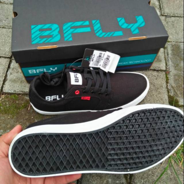 Sepatu kasual BFLY & VULKING