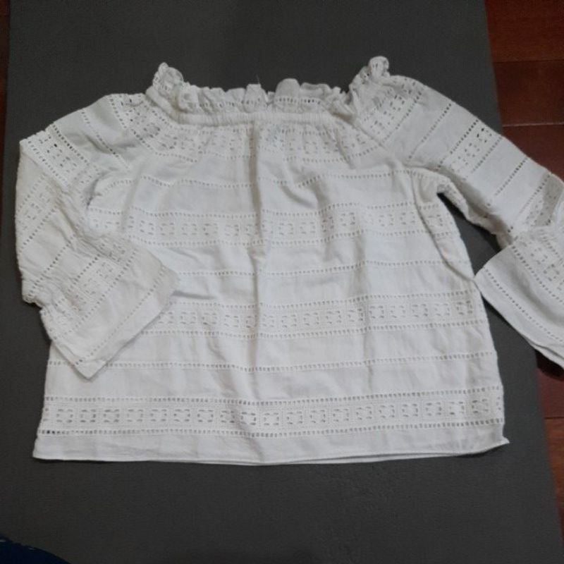 Forever New Atasan Blus / Blouse Brokat Wanita