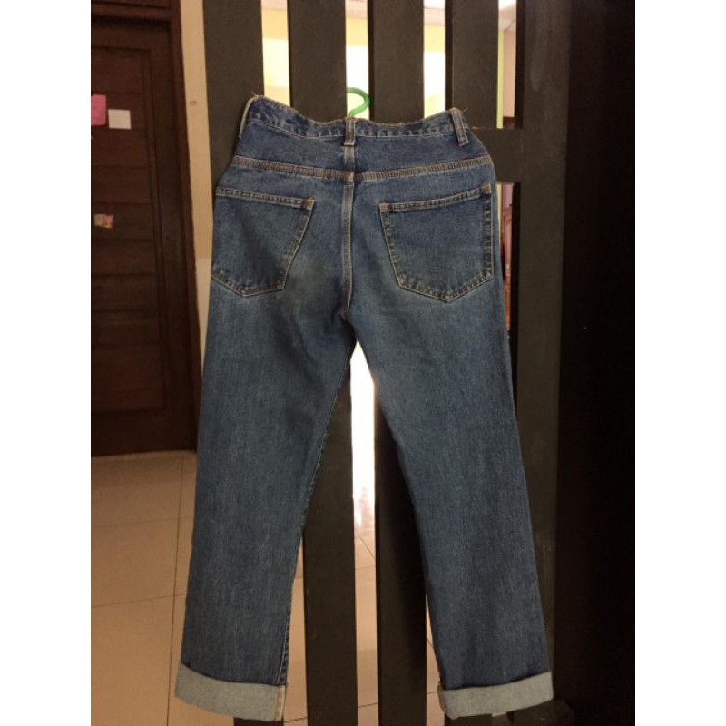 Preloved Celana Boyfriend Highwaist Jeans merk Benefit