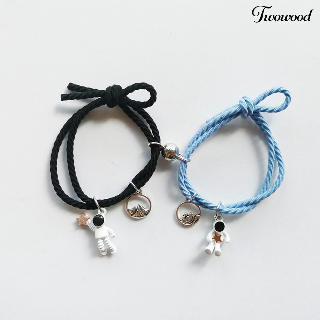 Twowood 2Pcs Exquisite Bracelet Magnetic Adsorption Alloy Adorable Spaceman Pendant Fashion Bracelet for Girls