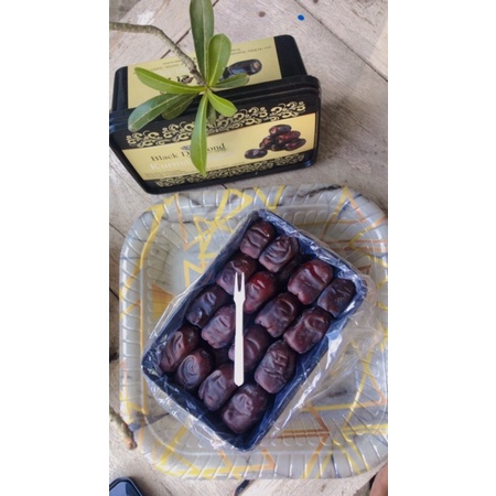 

kurma anggur black diamond