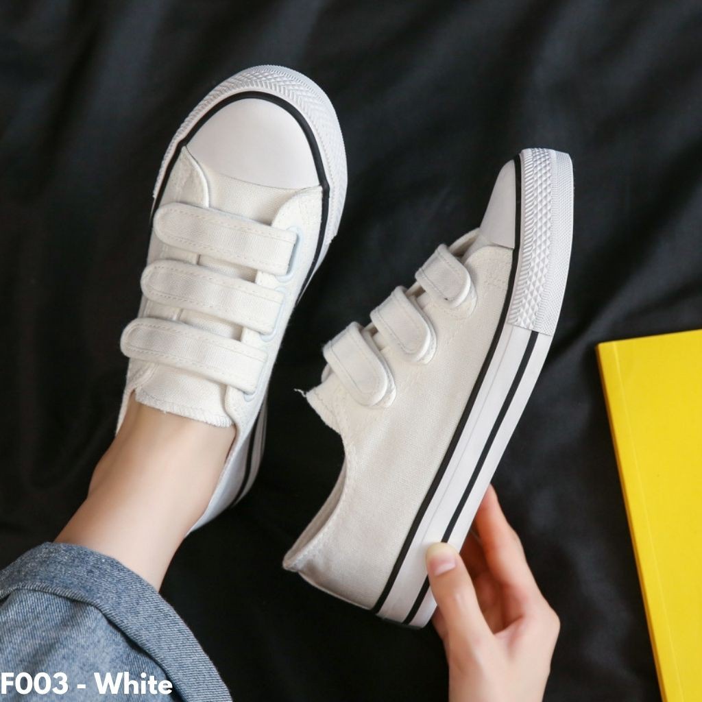 Gypsy - Velcro Sepatu Sneakers Kanvas Wanita Import Seoatu Snakers Hitam Cewek Canvas Snekers Tanpa Tali XF003