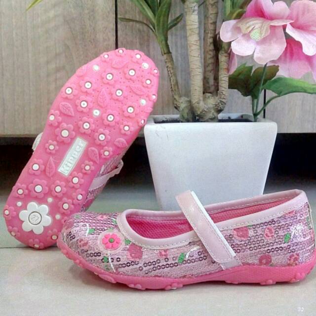 Sepatu anak perempuan  slip on flat shoes  tali  kretekan 