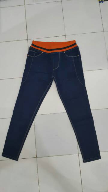Celana Jeans Pinggang Karet Jumbo Wanita / Celana Jeans Polos / Celana Jeans Model Terbaru
