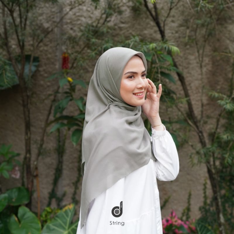 Jilbab Deenay Polos Liza String Kerudung Hijab Denay Voal Segi Empat Ori Asli Dinay