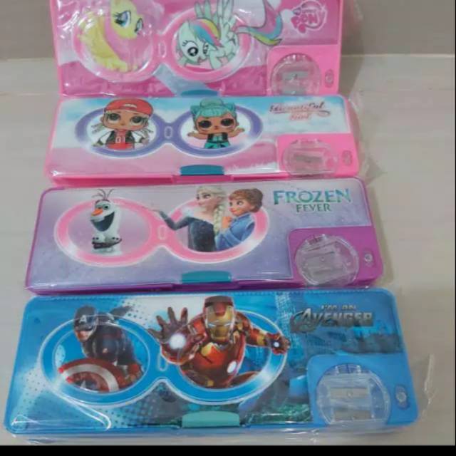 

Tempat Pensil Magnet Karakter