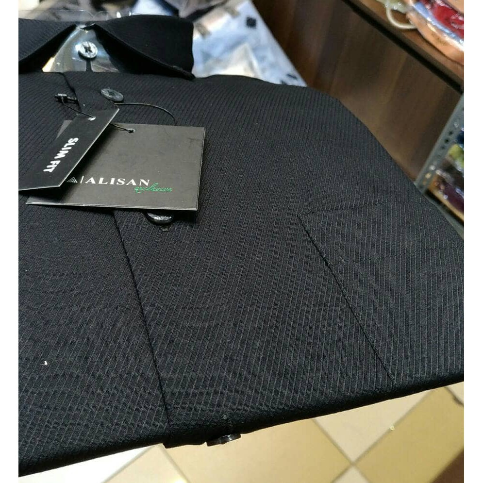 Kemeja Pria Alisan Slimfit Hitam Dobby Ulir Miring Kombinasi Batik
