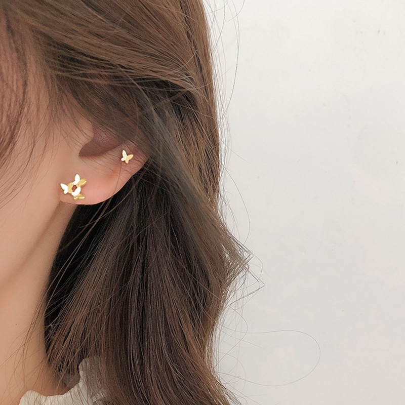 1 Pasang Anting Stud Bentuk Kupu-Kupu Bahan S925 Silver Anti Alergi Untuk Wanita