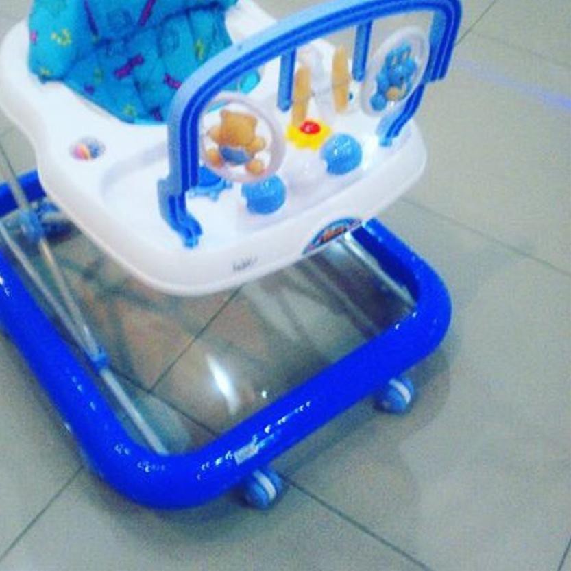 (kode-288) baby walker family tipe roda bayi .