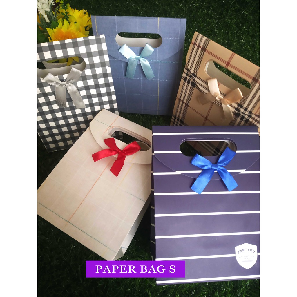 

Paper Bag Motif / Tas Kertas Kado / Tas Ulang tahun - S Casual / Minimalist