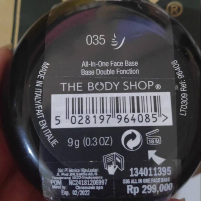 All in one face Base Double Foundation  the body shop sale