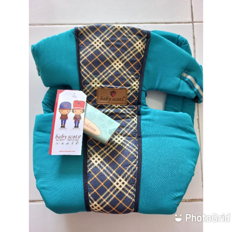 GENDONGAN DEPAN BABY SCOTS